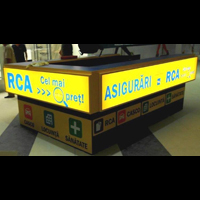 Mobilier comercial, personalizat 