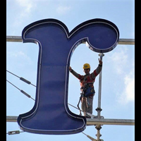 Service si montaje reclame luminoase www.indigoneon.ro