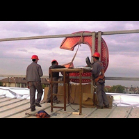 Service si montaje reclame luminoase www.indigoneon.ro